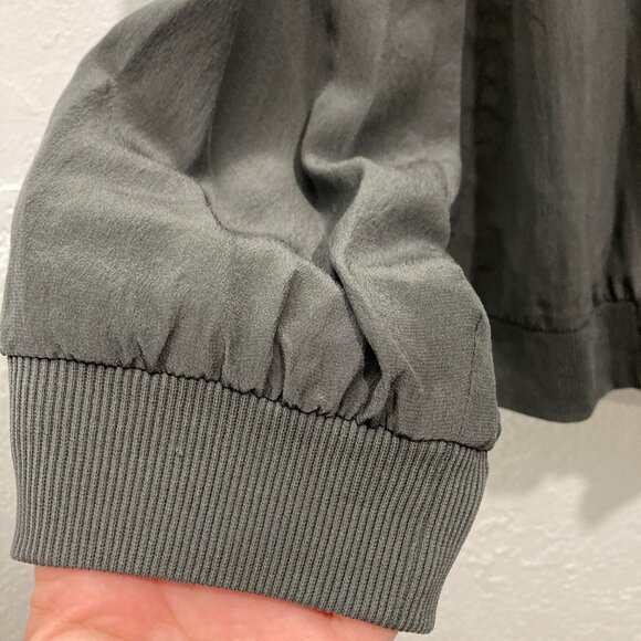 Eileen Fisher Women's Bomber Jacket Gray Charcoal Full Sipper 100% Silk Pockets - Picture 8 of 9